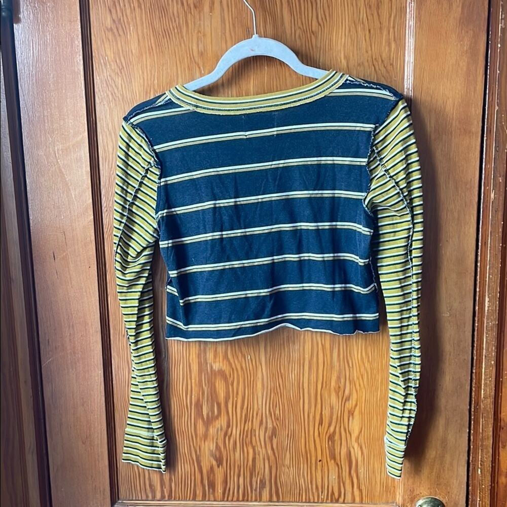 BDG by Urban Outfitters Long sleeve Cropped Striped Shirt - Picture 2 of 6